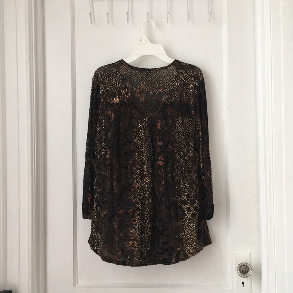 Textured Animal Print Tunic - Picture 4 of 4